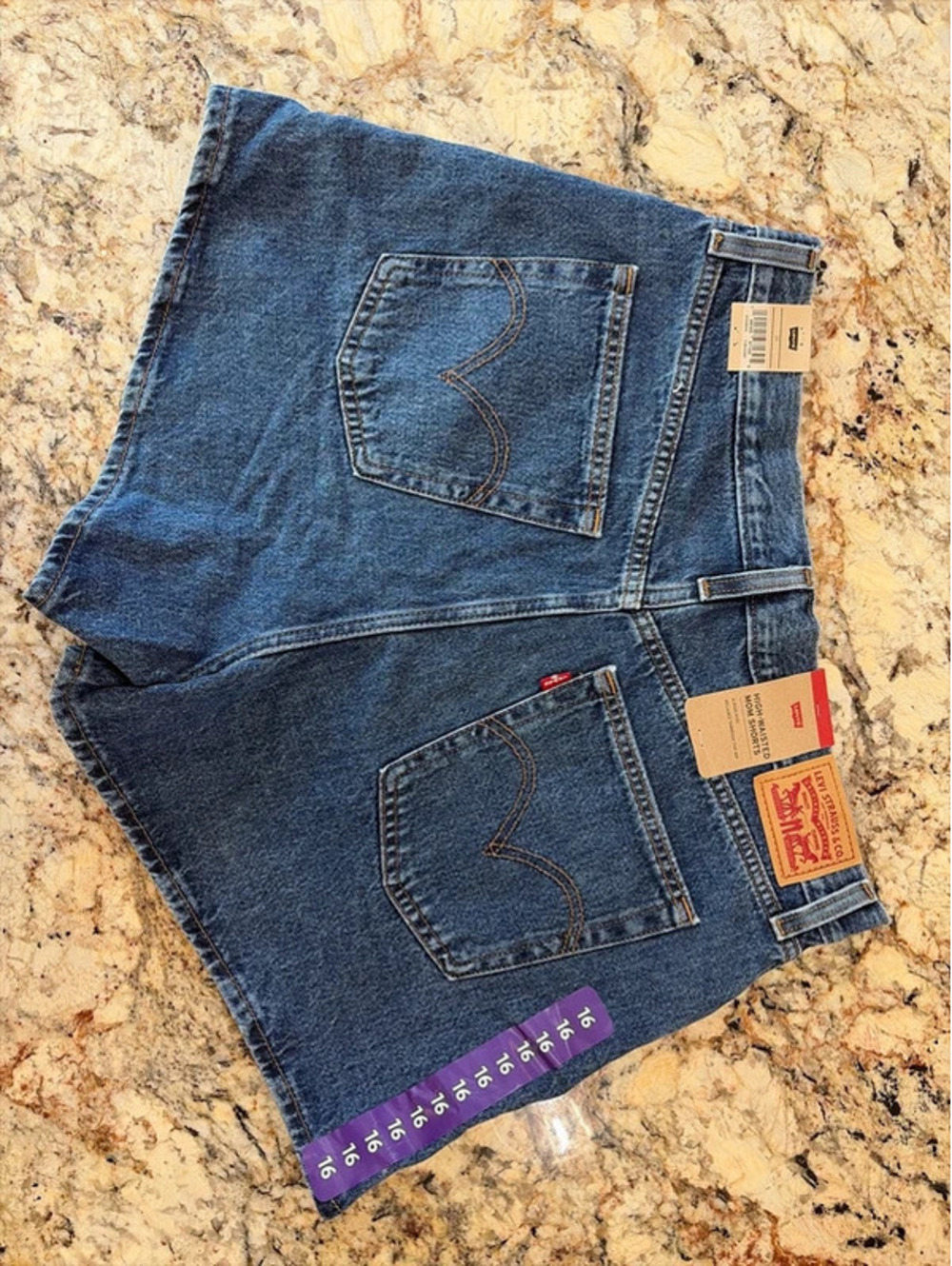 Levi’s Women’s High-Waisted Mom Jean Shorts Size 33 Blue Denim NWT